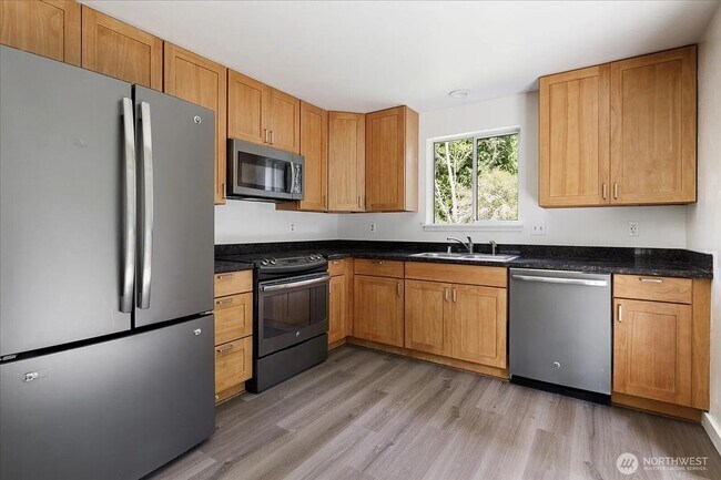 Foto del edificio - Charming 2BR Duplex in Freeland