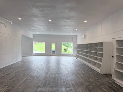 Building Photo - 127 Susanna St