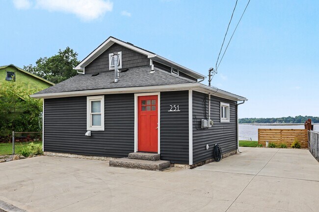 Foto del edificio - 251 Edgewood Dr