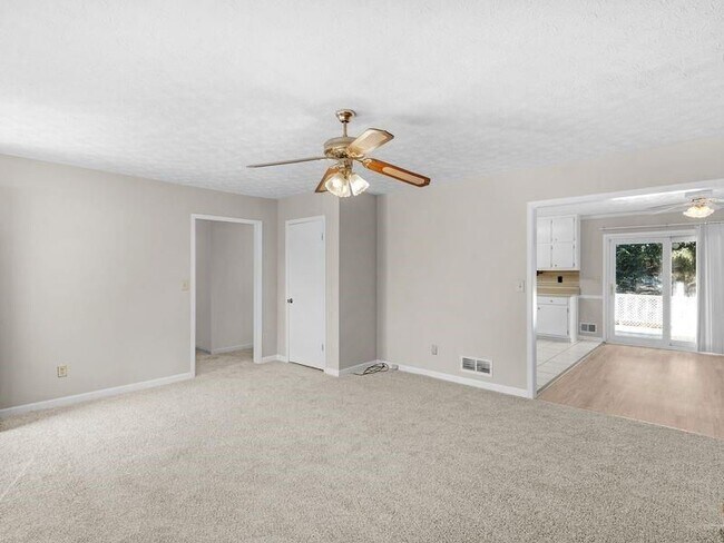 Foto del edificio - 6683 Homestead Rd