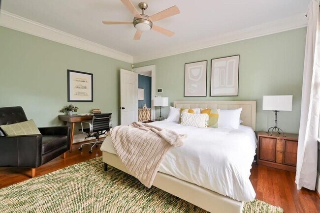 Foto del edificio - 2076 Ridgedale Rd NE