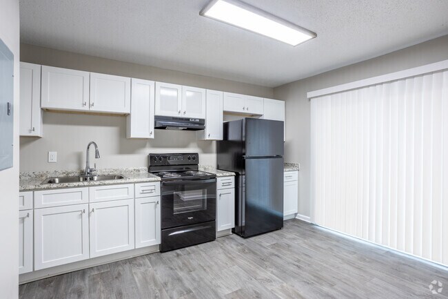 Interior Photo - Appletree