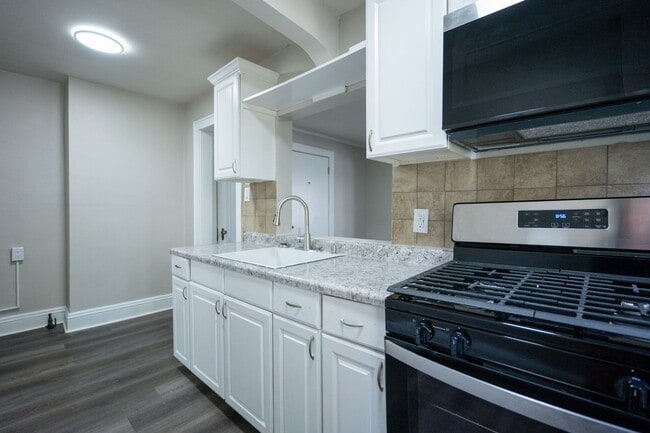 Building Photo - 833 Brown St