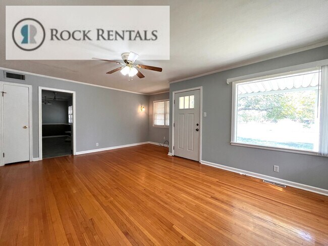 Building Photo - Cute 2 Bed 1 Bath House in Great Neighborhood