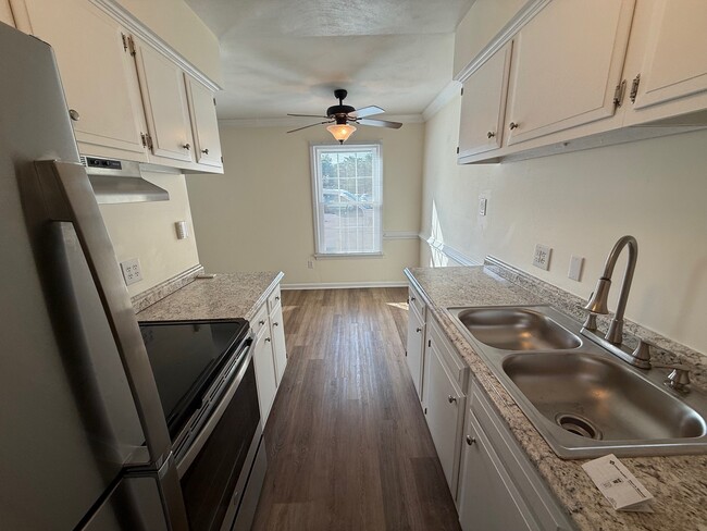 Building Photo - Holly Hill Apartments