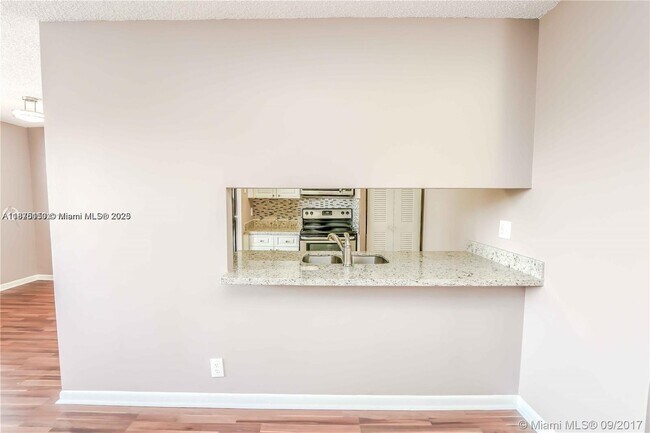 Foto del edificio - 8734 SW 3rd St
