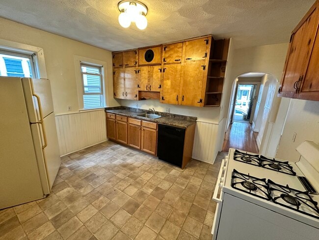 Building Photo - 69 Conwell Ave