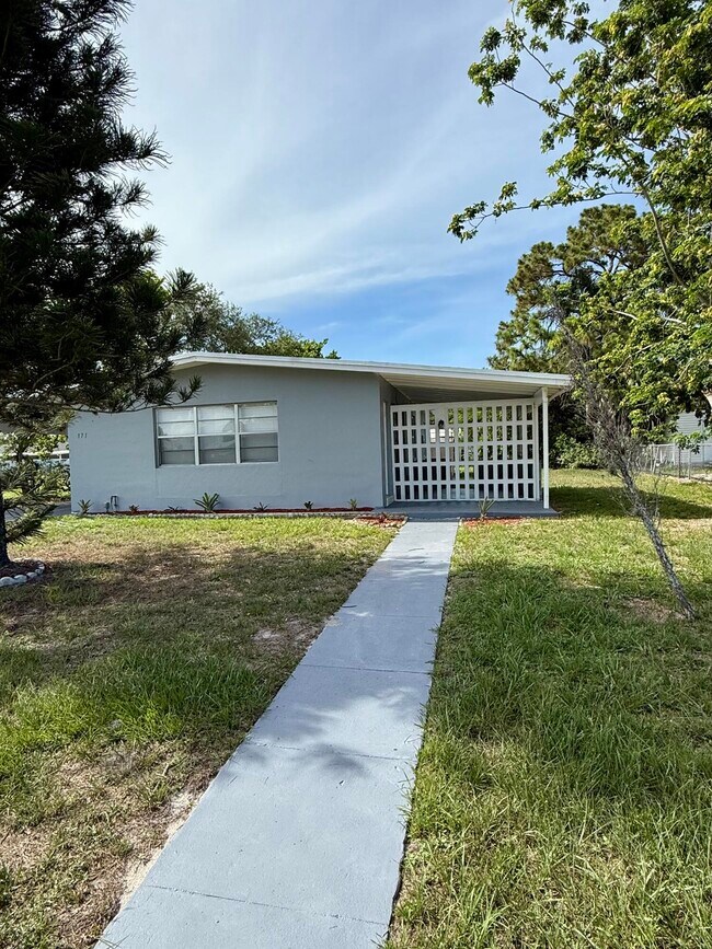 Building Photo - 171 Princess Dr