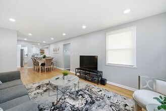 Building Photo - 12800 Terrace Ln