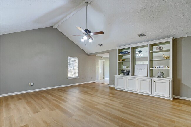 Foto del edificio - 31103 Alice Ln