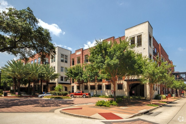 Building Photo - Marquis Enclave