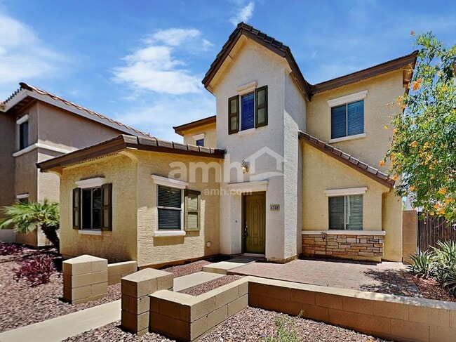 Building Photo - 4748 E Redfield Rd