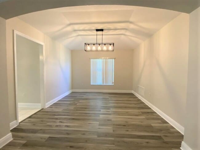 Building Photo - Beautiful 3 Bedroom Home in Ormond Beach!