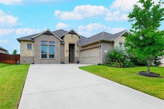 Building Photo - 1106 Silver Oak Dr