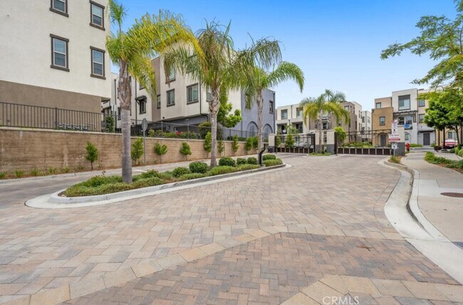 Foto del edificio - 2124 Solara Ln