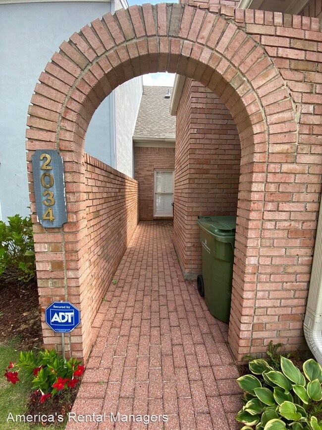 Foto del edificio - 3 br, 2.5 bath House - 2034 Hazel Hedge Lane