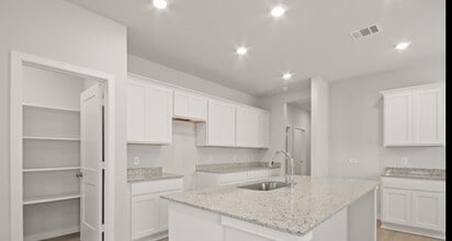 Building Photo - 3915 Flora Fld Dr