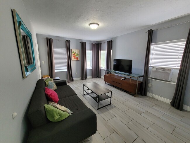 Living room - 855 SW 7th St
