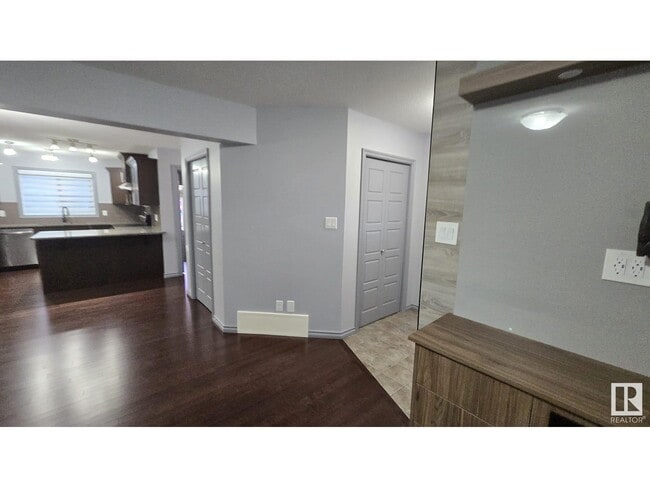 Building Photo - 3617 Weidle Bend SW