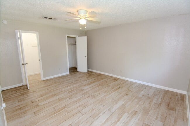 Foto del edificio - 1027 Montour Dr