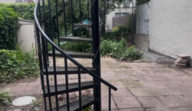 Foto del edificio - 217 E 111th St
