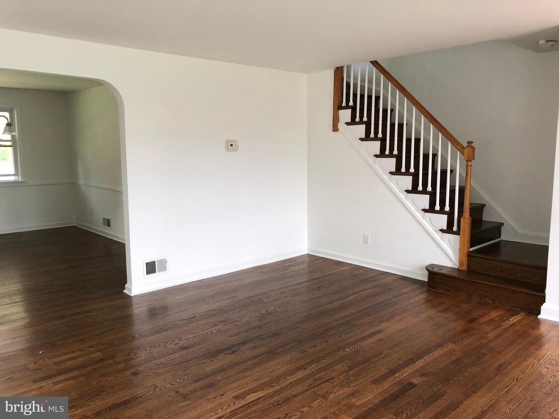 Foto principal - 903 Coleridge Rd