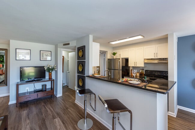 Ravens Crest apartments — community photo - Ravens Crest