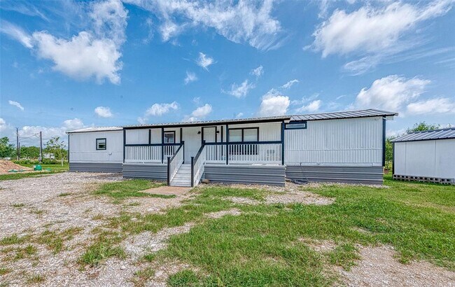 Foto del edificio - 8240 Bullard Rd