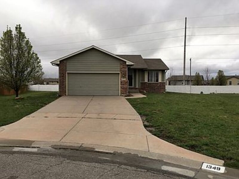 Primary Photo - 1349 N Aksarben Ct