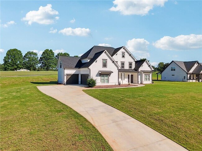 Building Photo - 2049 Chestnut Oak Trl