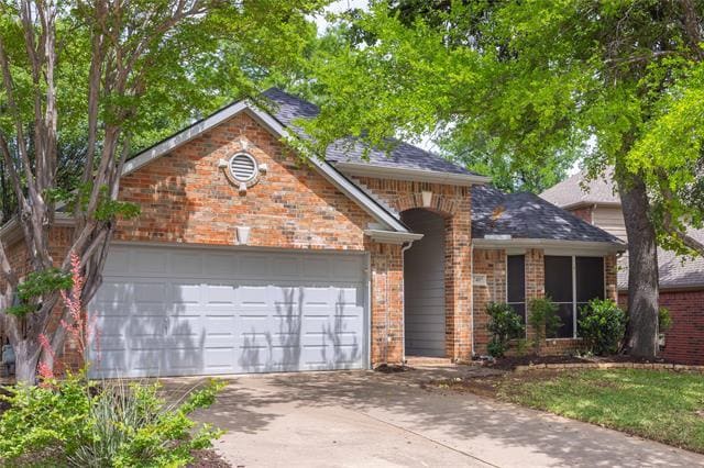 Building Photo - 2405 Pinehurst Ct