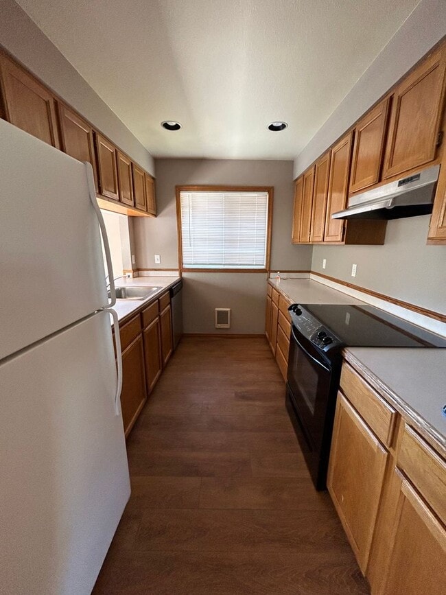 Building Photo - POTK0084 A,B,C,D