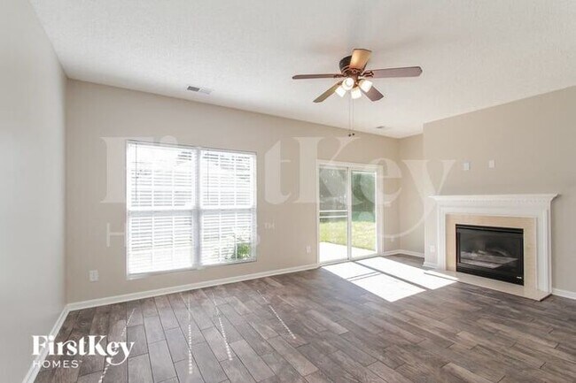 Foto del edificio - 13748 Krislyn Woods Place