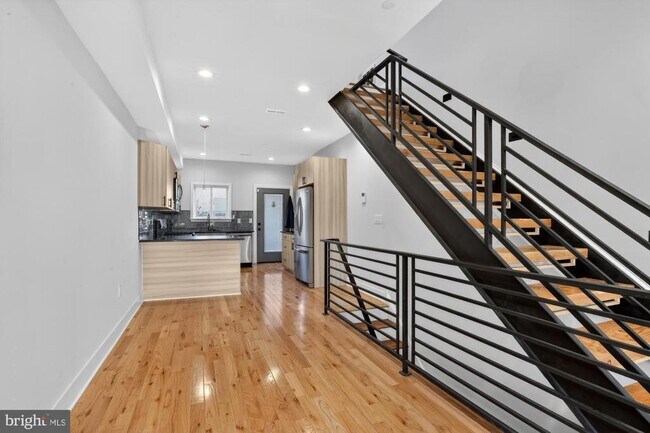 Building Photo - 431 W Norris St