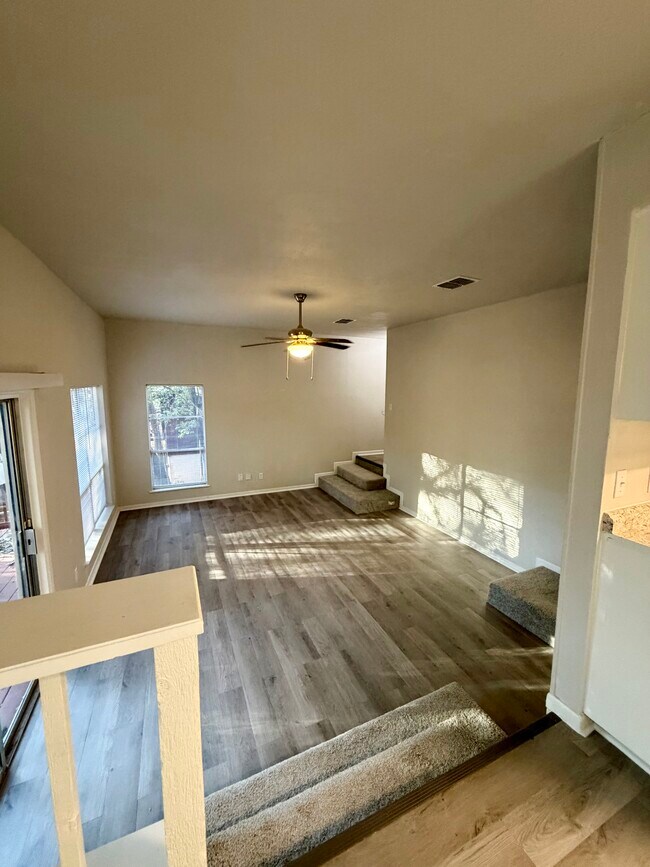 Foto del edificio - 1107 Girard St