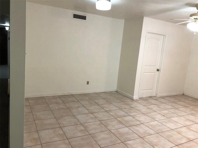 Building Photo - 3472 Chelsea Ln