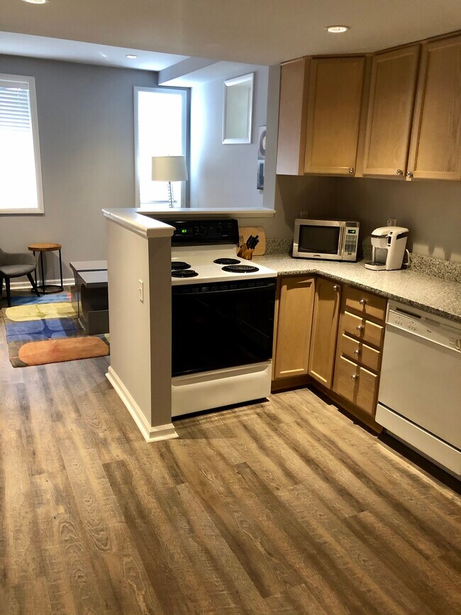 Kitchen - 514 Literary Rd
