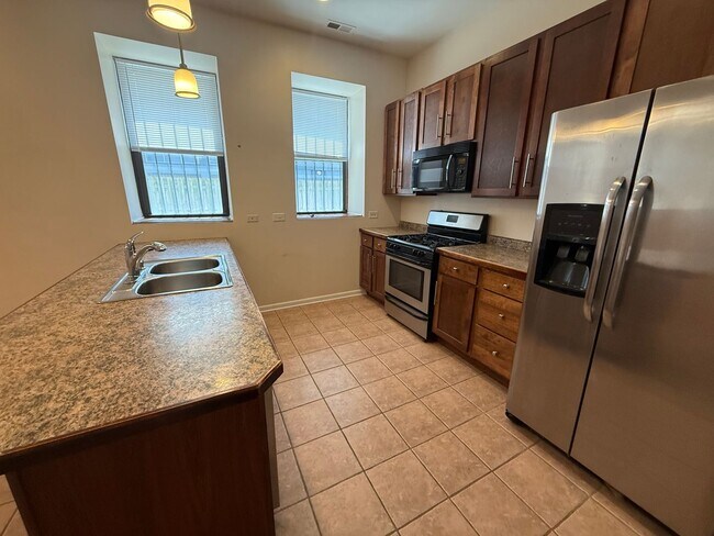 Foto del edificio - Great 1 Bedroom/1 Bath Great Location Close to Lake!