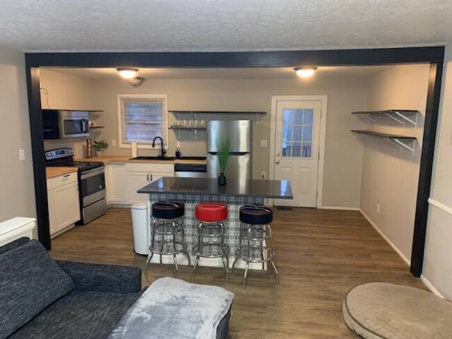 Foto del edificio - 1808 The Meadow Rd