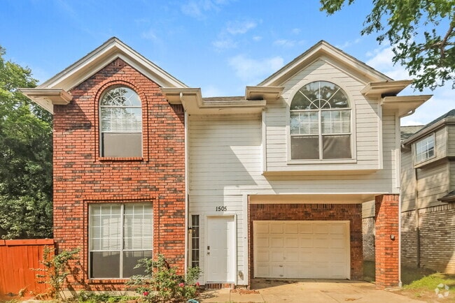Building Photo - 1505 Collin Dr