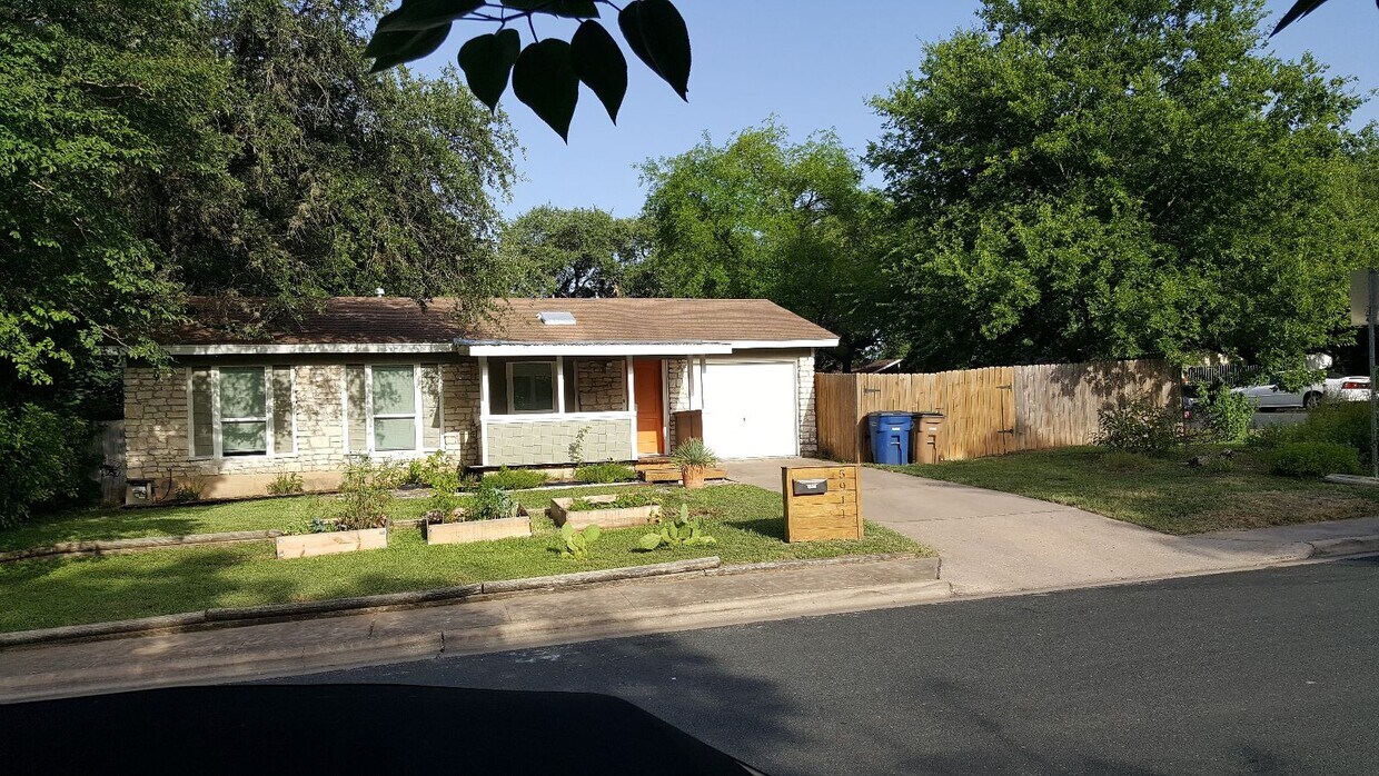 Primary Photo - 5911 Cedardale Dr