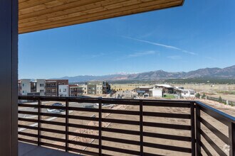 1BR, 1BA - 701 SF - FalconView
