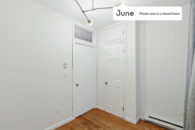 Building Photo - Room in Shared 4 bed/1 bath home