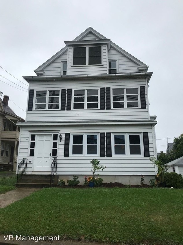 77 Hitchcock St, Holyoke, MA 01040 Condo for Rent in Holyoke, MA