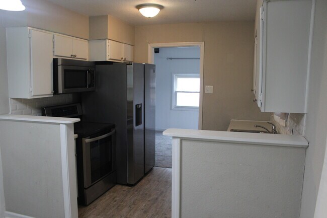 Foto del edificio - 1523 W 17th St N