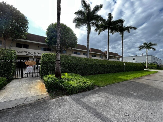 Building Photo - 14500 SW 88th Ave
