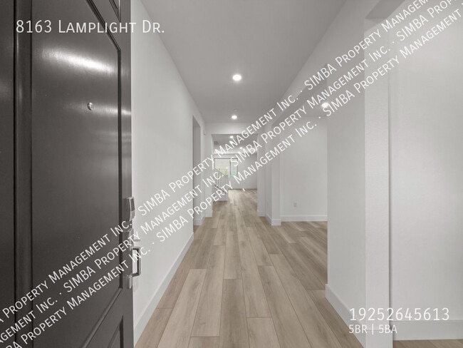 Building Photo - 8163 Lamplight Dr