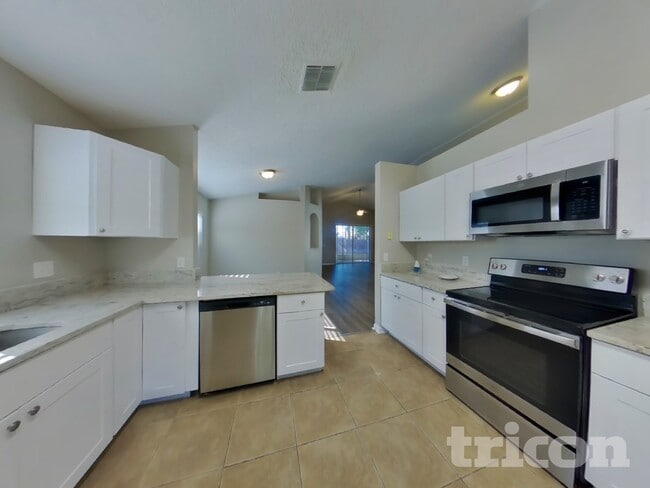 Foto del edificio - 545 Randon Terrace