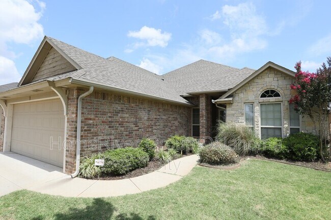 Building Photo - 809 Tea Rose Dr