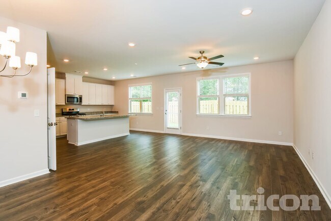 Foto del edificio - 148 Chapelcrest Ln